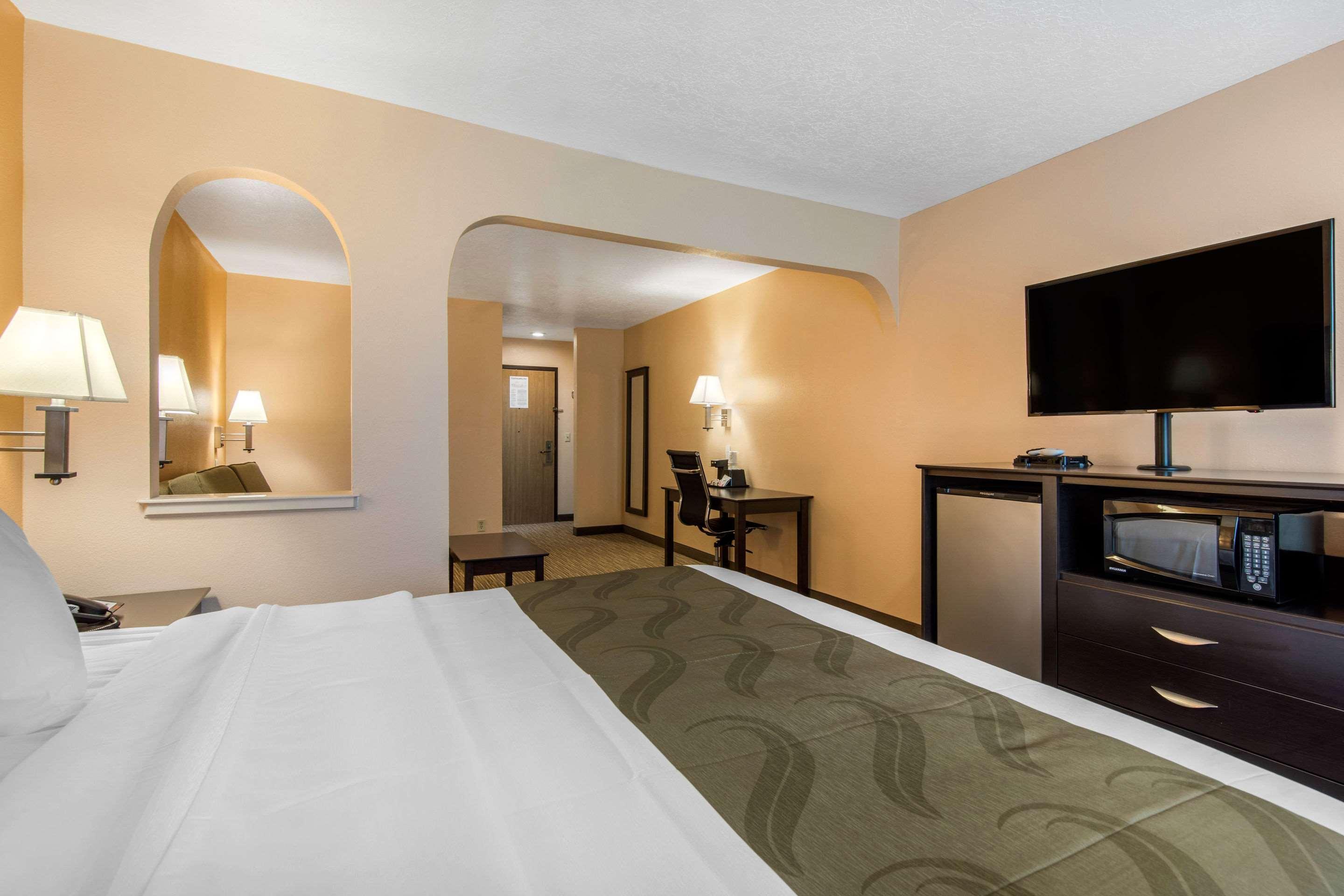 Quality Inn & Suites Albuquerque North Near Balloon Fiesta Park Exterior foto