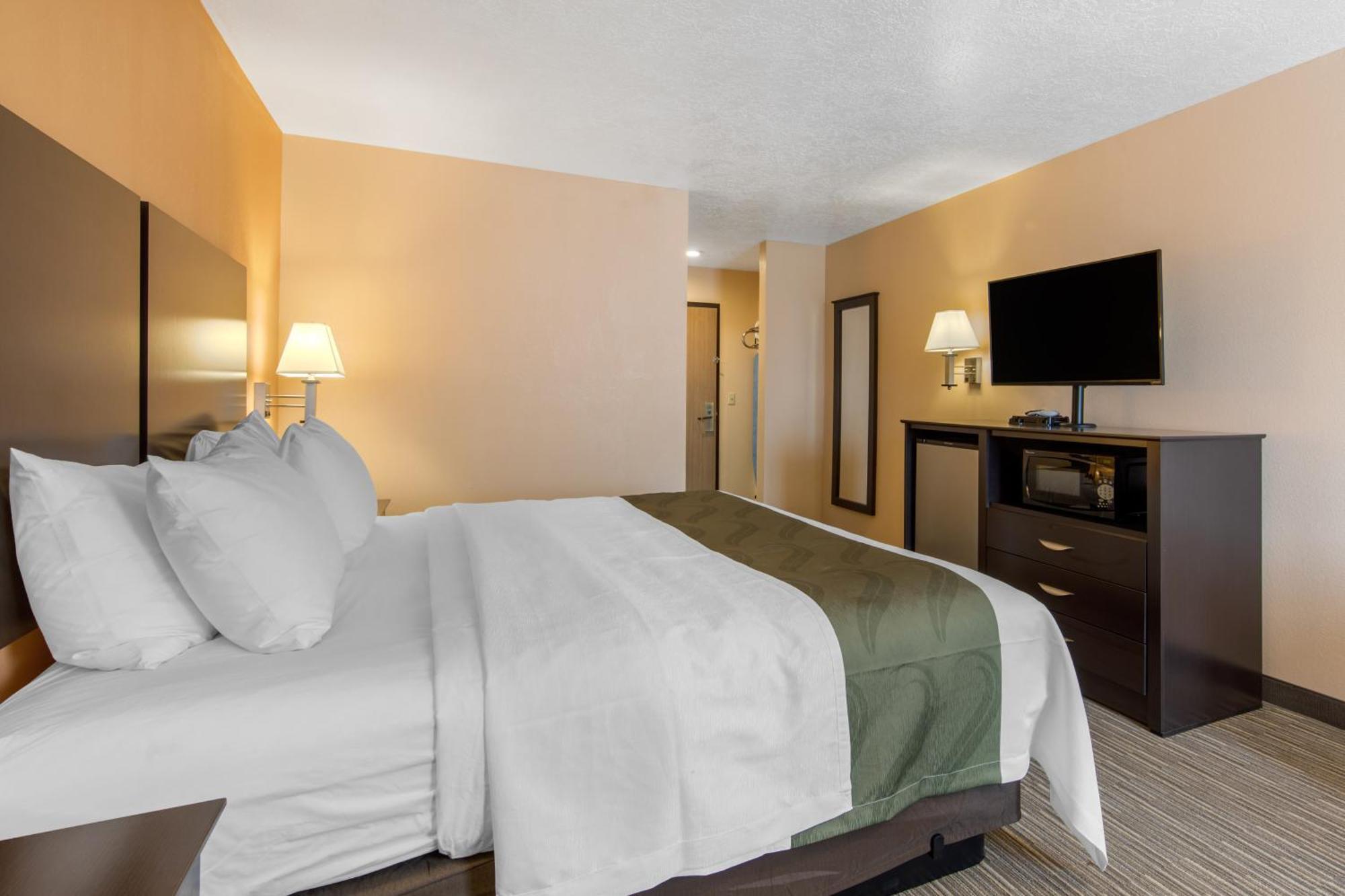 Quality Inn & Suites Albuquerque North Near Balloon Fiesta Park Exterior foto